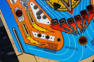 This is one of the rare Diamond Plate Whirlwinds.<br />Most Whirlwind playfields are lacquer coated.